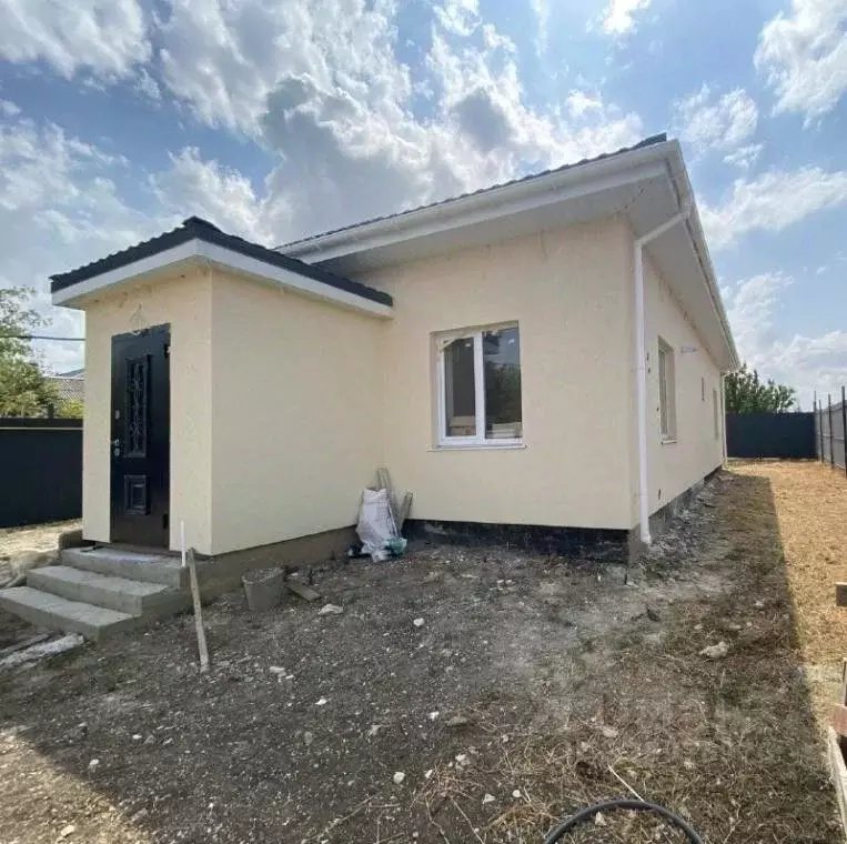 Дом в Крым, Симферопольский район, Чистенское с/пос, с. Новозбурьевка ... - Фото 1