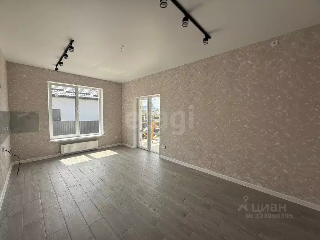 Дом в Крым, Симферопольский район, Добровское с/пос, с. Пионерское ул. ... - Фото 1