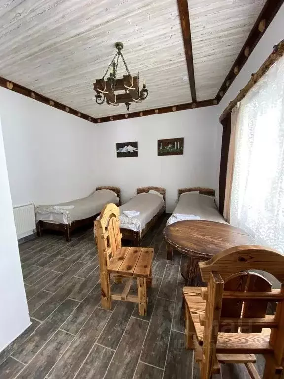 Комната Кабардино-Балкария, Эльбрусский район, с. Терскол ул. Азау, 9 - Фото 1