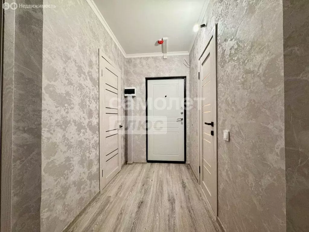 Квартира-студия: Челябинск, улица Университетская Набережная, 81 (24.3 ... - Фото 1