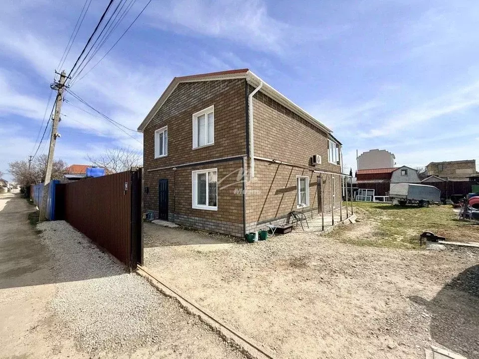 Дом в Севастополь с. Осипенко, ул. Ветеранов (140 м) - Фото 1