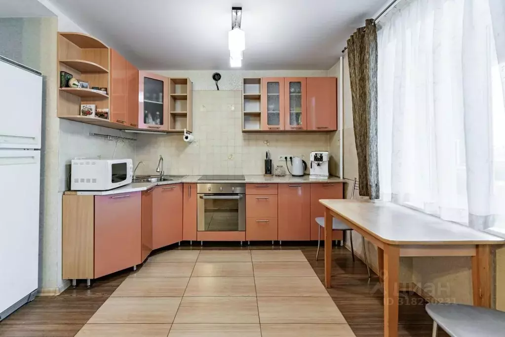 1-к кв. Свердловская область, Екатеринбург ул. Фурманова, 125 (49.1 м) - Фото 1