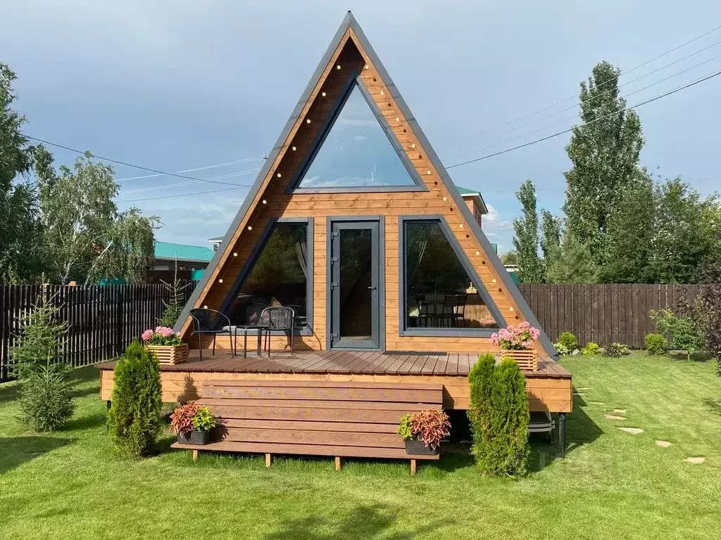 Дом в Омская область, Омск ул. 2-я Рассветная, 6 (50 м) - Фото 1