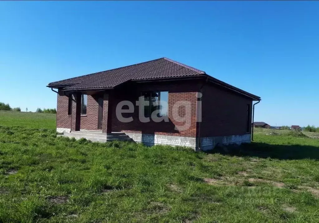 Дом в Брянская область, Брянский район, Отрадненское с/пос, с. ... - Фото 1