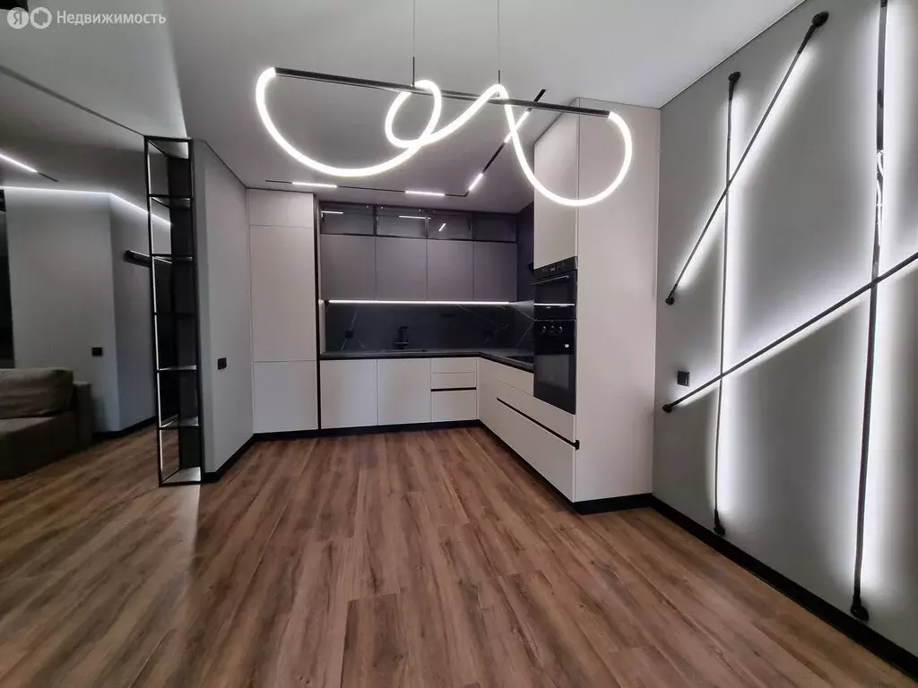 2-комнатная квартира: Уфа, улица Подполковника Недошивина, 11 (50 м) - Фото 1