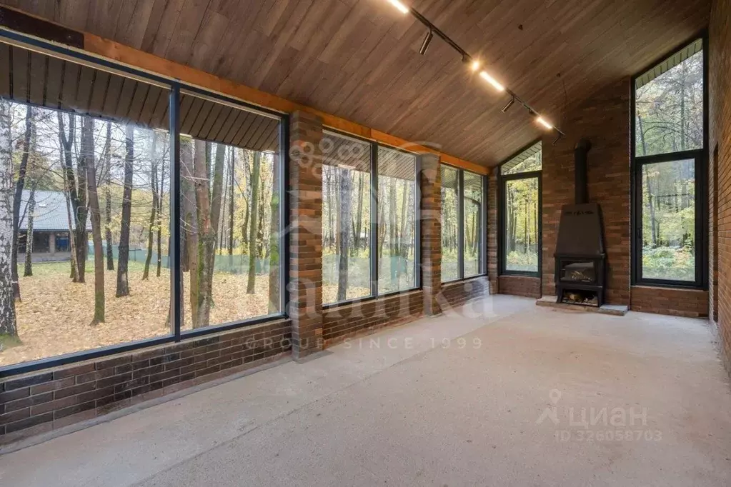 Дом в Московская область, Одинцово пос. Баковка,  (300 м) - Фото 2