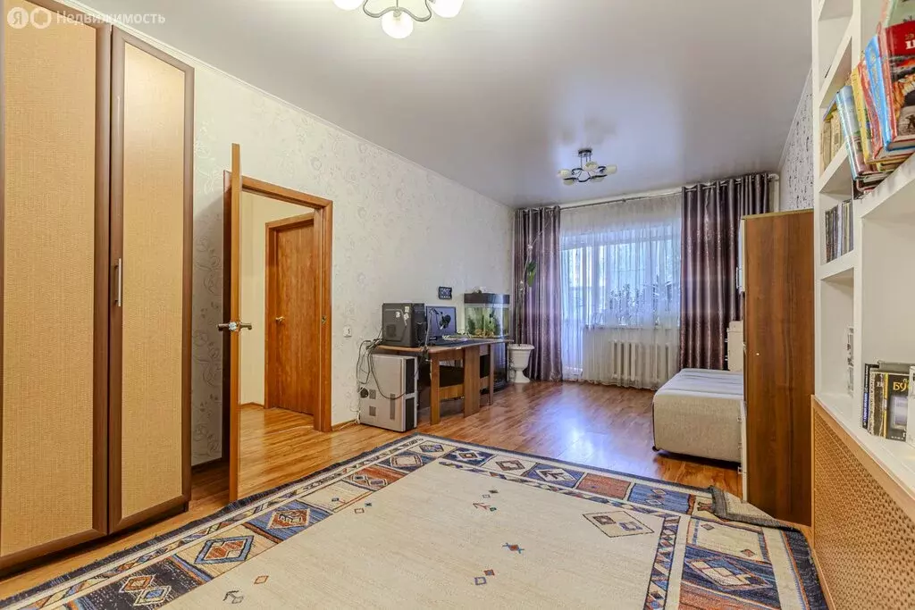3-комнатная квартира: Казань, улица Соловецких Юнг, 1 (89.2 м) - Фото 1