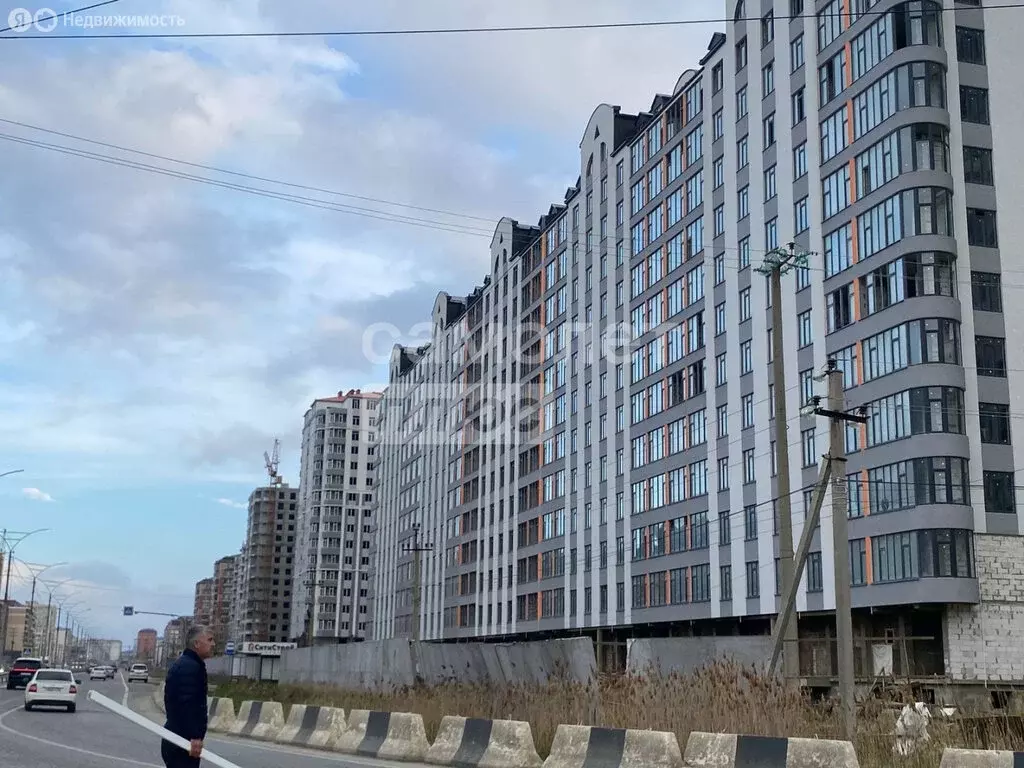 2-комнатная квартира: Каспийск, проспект М. Омарова, 7 (71.1 м) - Фото 1