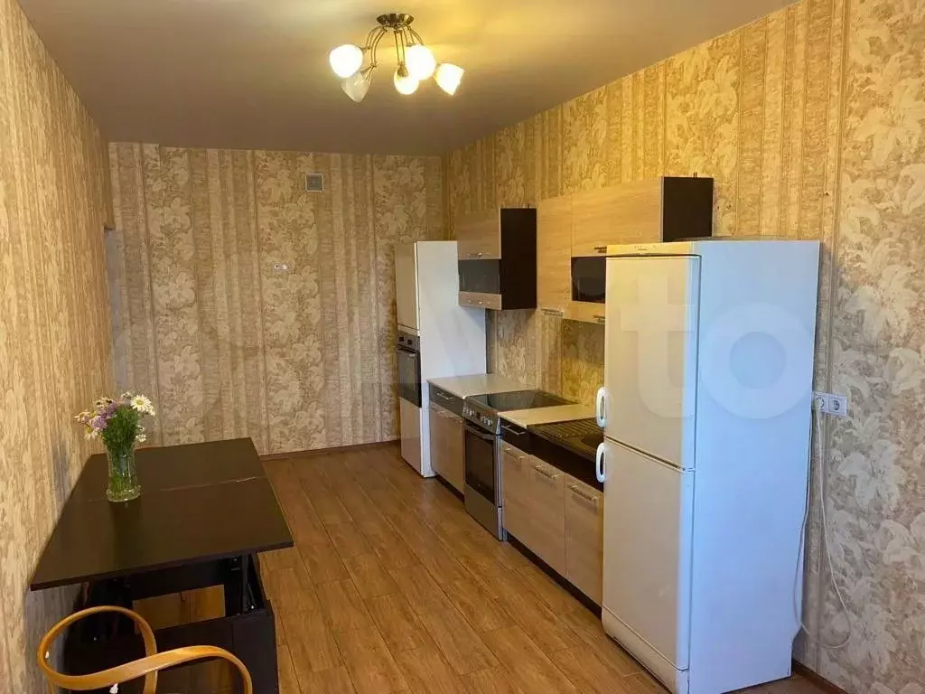 2-к. квартира, 60 м, 4/23 эт. - Фото 1