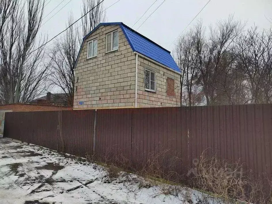 Дом в Астраханская область, Астрахань Турбазовский пер. (100 м) - Фото 0