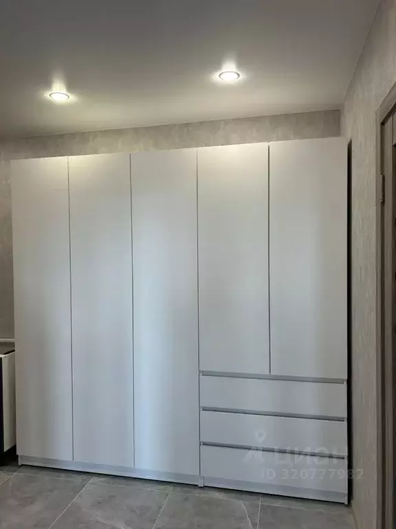 1-к кв. Омская область, Омск ул. 70 лет Октября, 3/5 (40.0 м) - Фото 2