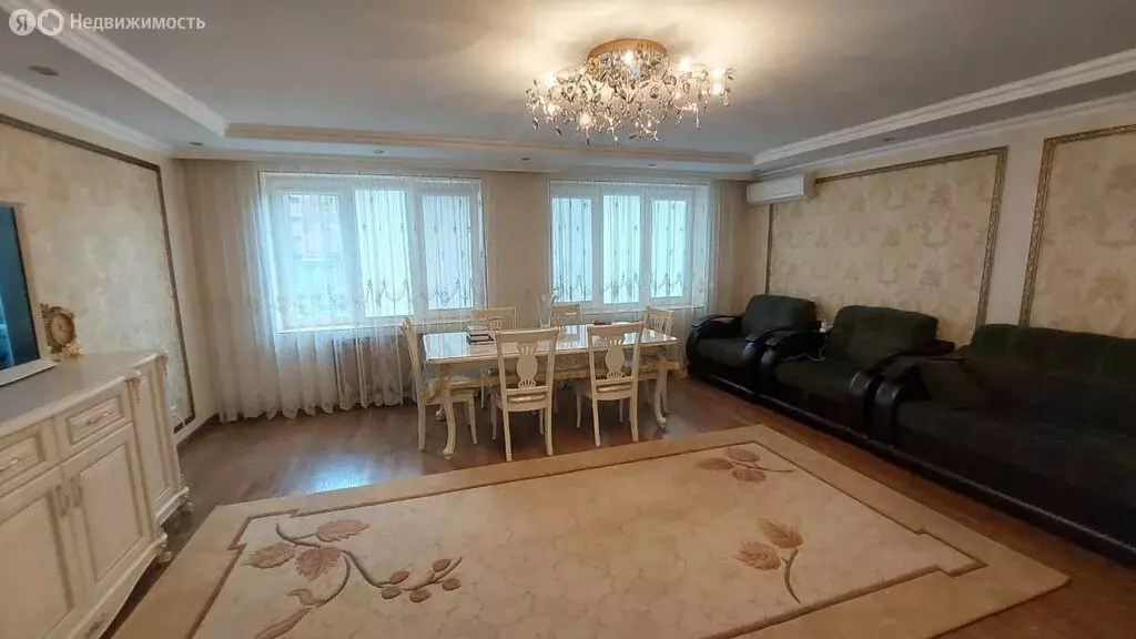 3-комнатная квартира: Владикавказ, улица Генерала Дзусова, 26 (80 м) - Фото 1