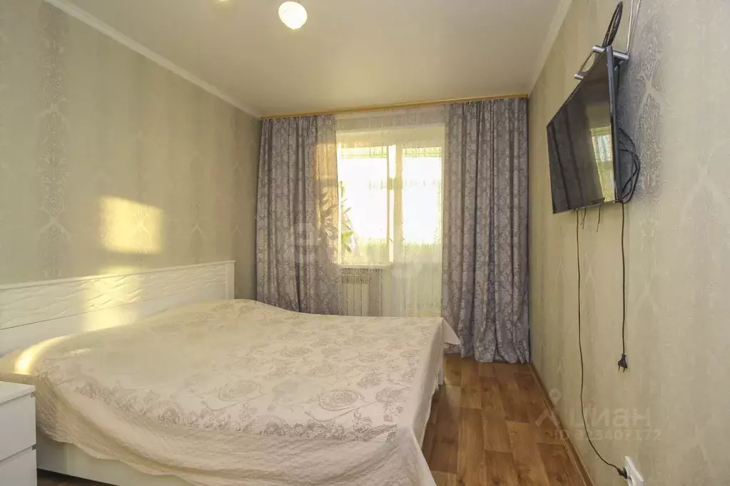 3-к кв. Омская область, Омск 6-й мкр, бул. Зеленый, 8 (64.0 м) - Фото 0