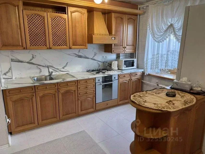 2-к кв. Омская область, Омск ул. Маяковского, 48/1 (90.0 м) - Фото 1