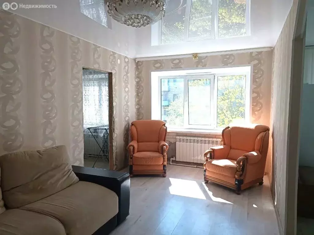 2-комнатная квартира: посёлок городского типа Белый Городок, Главная ... - Фото 0