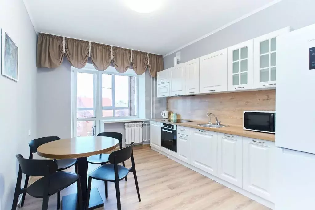 3-к кв. Тюменская область, Тюмень ул. Малыгина, 86к1 (108.0 м) - Фото 2