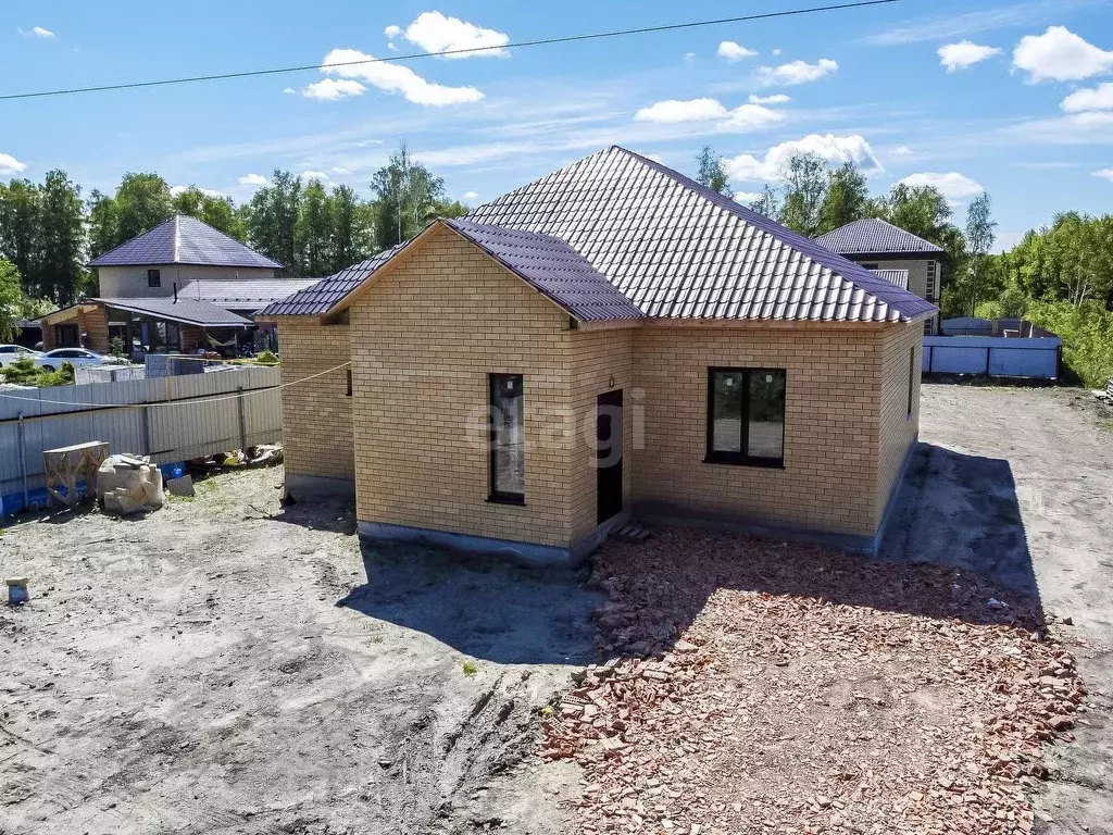 Дом в Тюменская область, Тюмень Медик СНТ, ул. Кедровая (130 м) - Фото 1