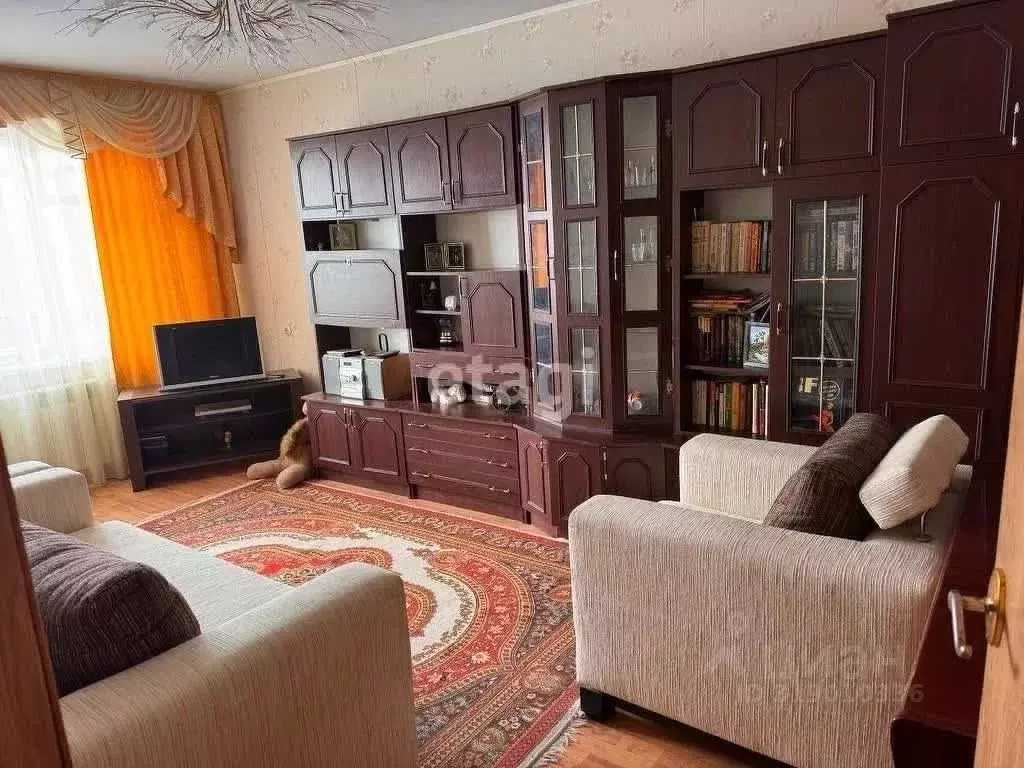 2-к кв. Белгородская область, Шебекино Парковая ул., 6 (43.4 м) - Фото 0