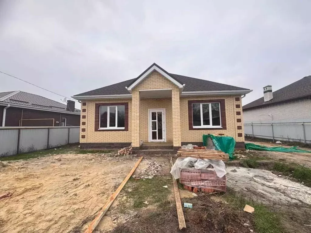 Дом в Ростовская область, Неклиновский район, Новобессергеневское ... - Фото 1