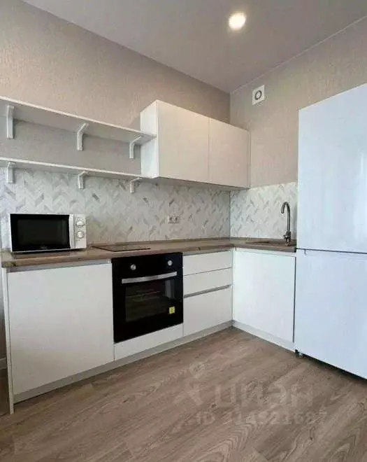 1-к кв. Тюменская область, Тюмень ул. Эльвиры Федоровой, 1 (40.0 м) - Фото 0