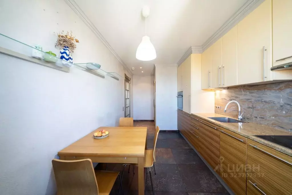 3-к кв. Москва Инициативная ул., 7к3 (70.0 м) - Фото 2