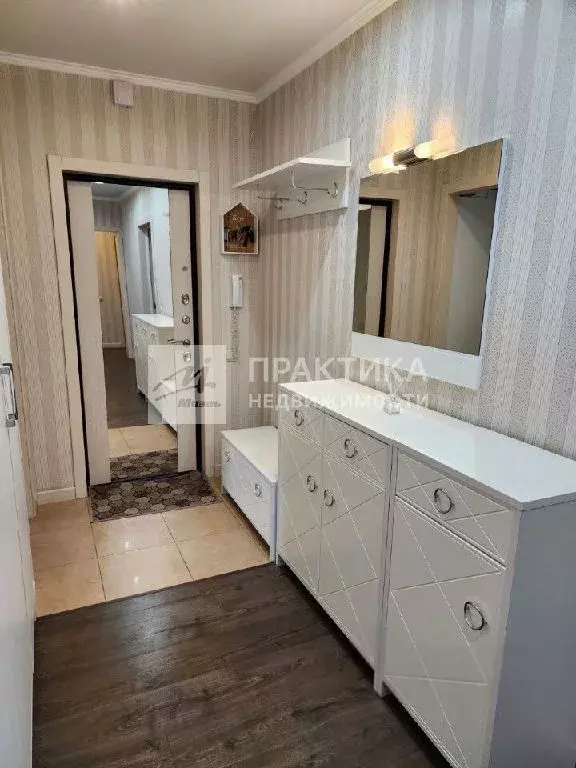 Продается 4-комнатная квартира - Фото 2