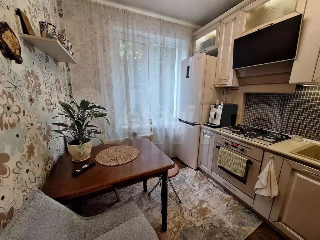 1-к. квартира, 32 м, 4/9 эт. - Фото 1