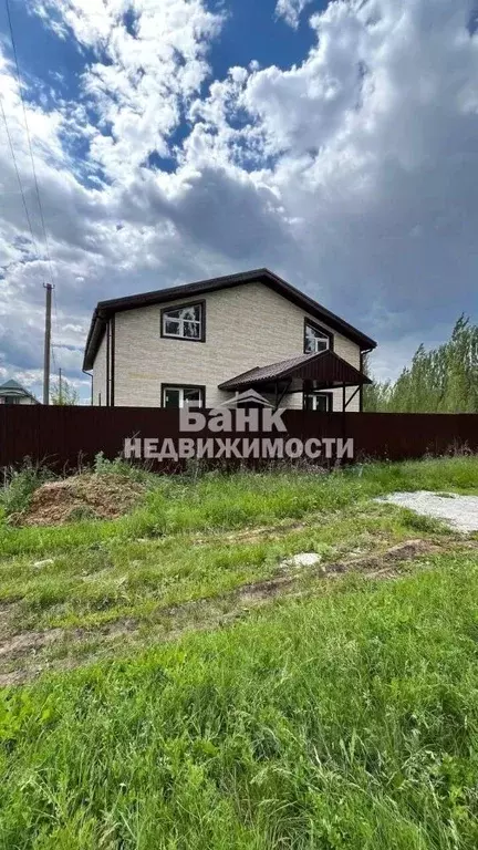 Дом в Саратовская область, Балаковский район, с. Подсосенки  (200 м) - Фото 1