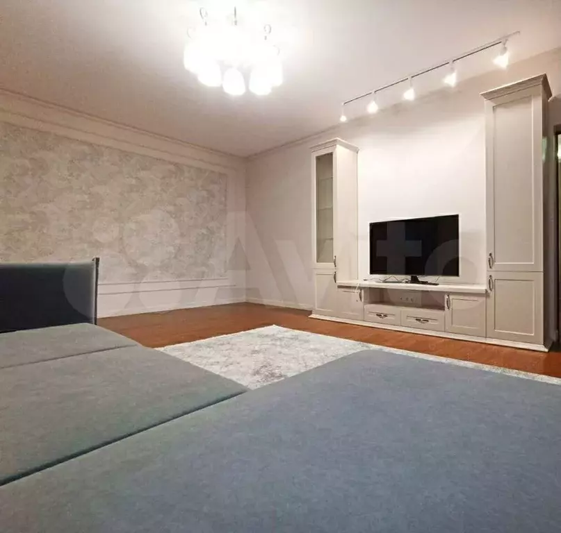 2-к. квартира, 70м, 2/3эт. - Фото 1