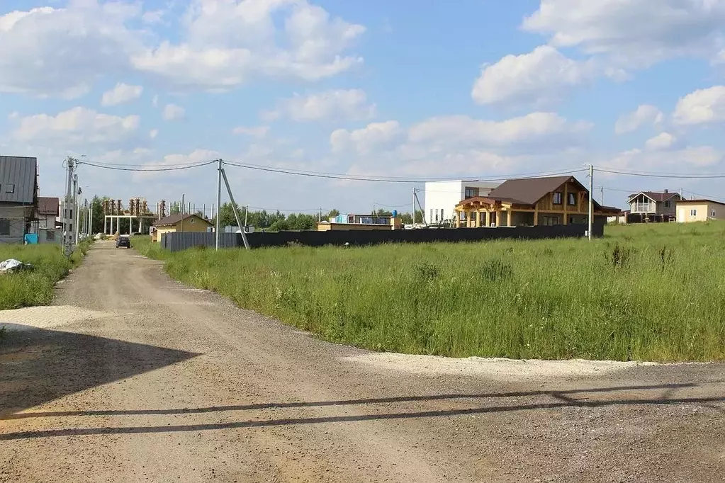 Участок в Московская область, Люберцы городской округ, д. Островцы ул. ... - Фото 0