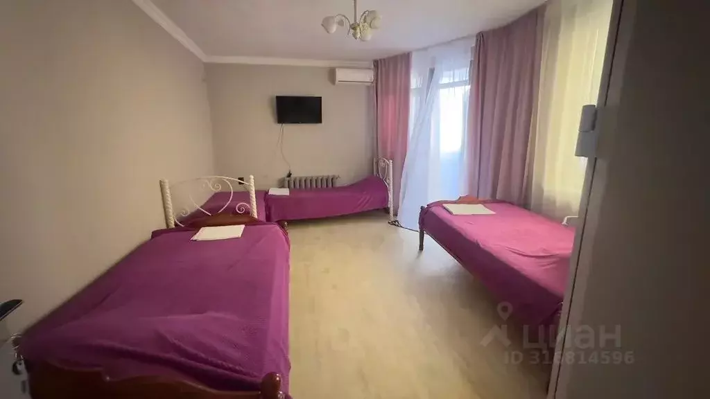 Комната Краснодарский край, Сочи Адлер жилрайон, ул. Ульянова, 12 - Фото 1