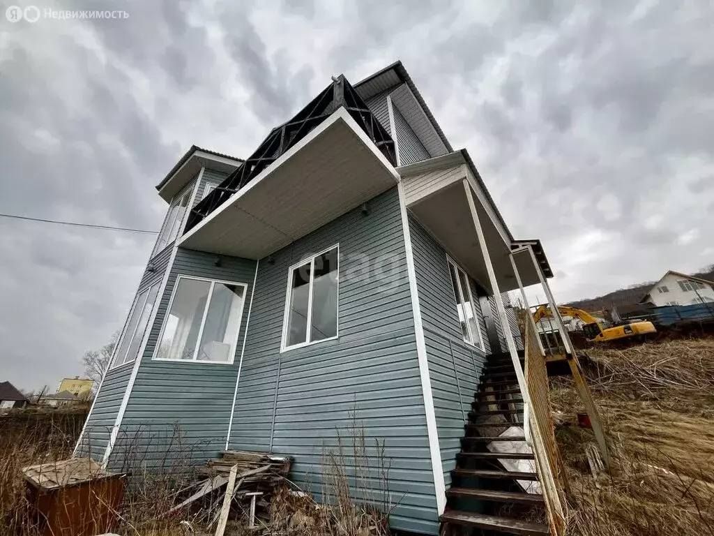 Дом в Петропавловск-Камчатский, улица Беринга (137.5 м) - Фото 1