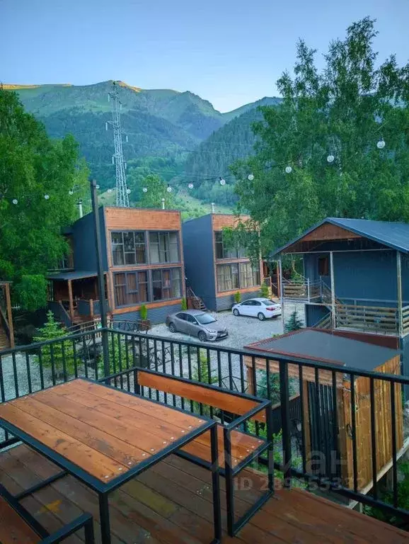 Дом в Карачаево-Черкесия, Зеленчукский район, с. Архыз ул. Банковская, ... - Фото 2