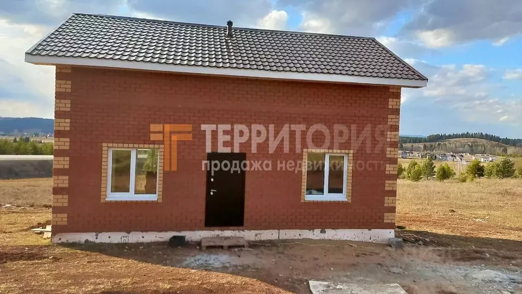 Дом в Пермский край, Пермский муниципальный округ, д. Большакино ул. ... - Фото 1