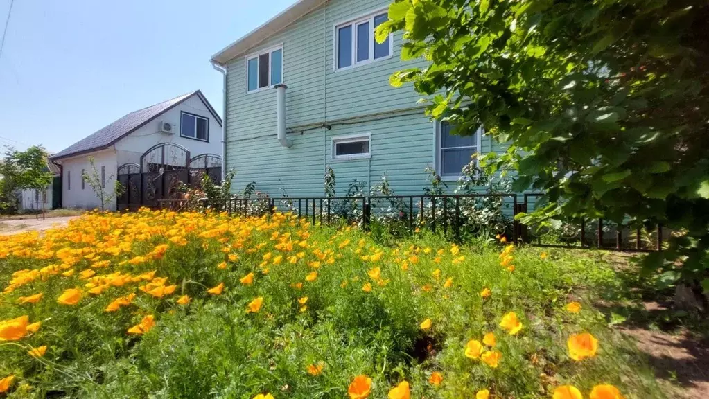 Дом в Краснодарский край, Темрюк ул. Труда, 60 (230 м) - Фото 1