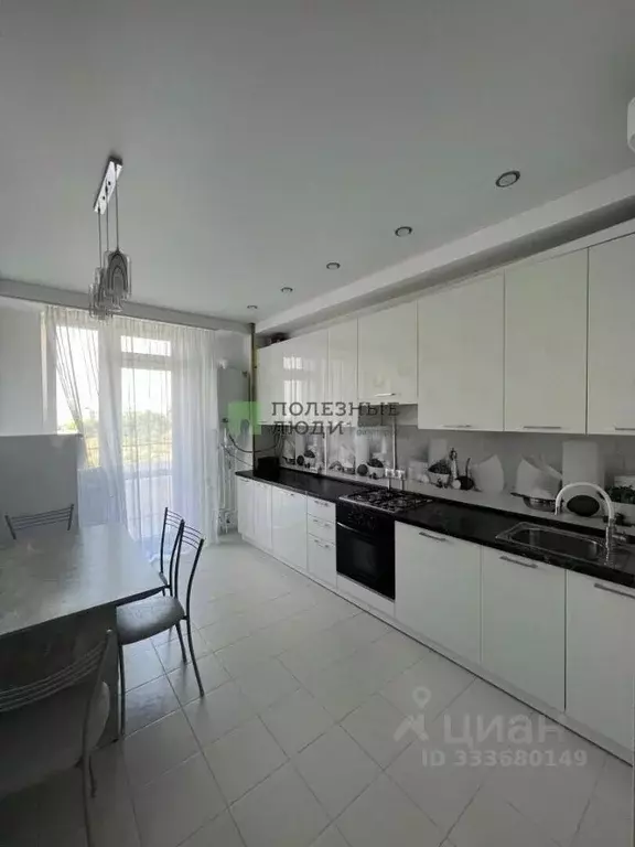 2-к кв. Севастополь просп. Победы, 29А (64.0 м) - Фото 1