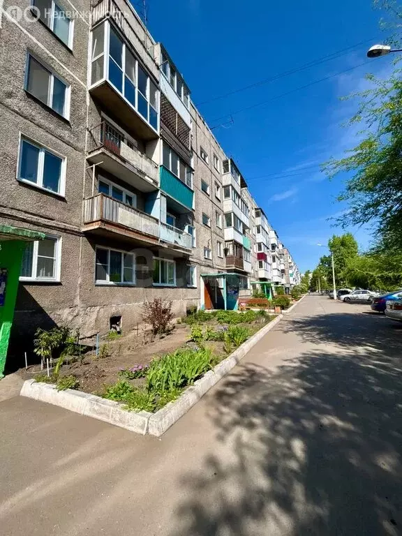 3-комнатная квартира: Черногорск, проспект Космонавтов, 8 (61.1 м) - Фото 1
