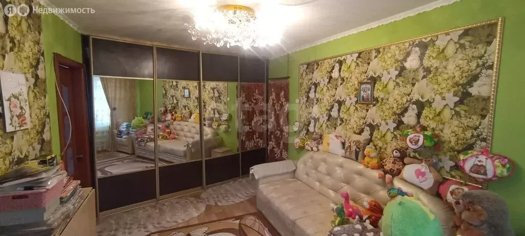 4-комнатная квартира: Златоуст, проспект имени Ю.А. Гагарина, 4-я ... - Фото 2