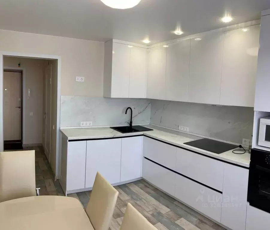 1-к кв. Тюменская область, Тюмень Амурская ул., 39 (40.0 м) - Фото 1