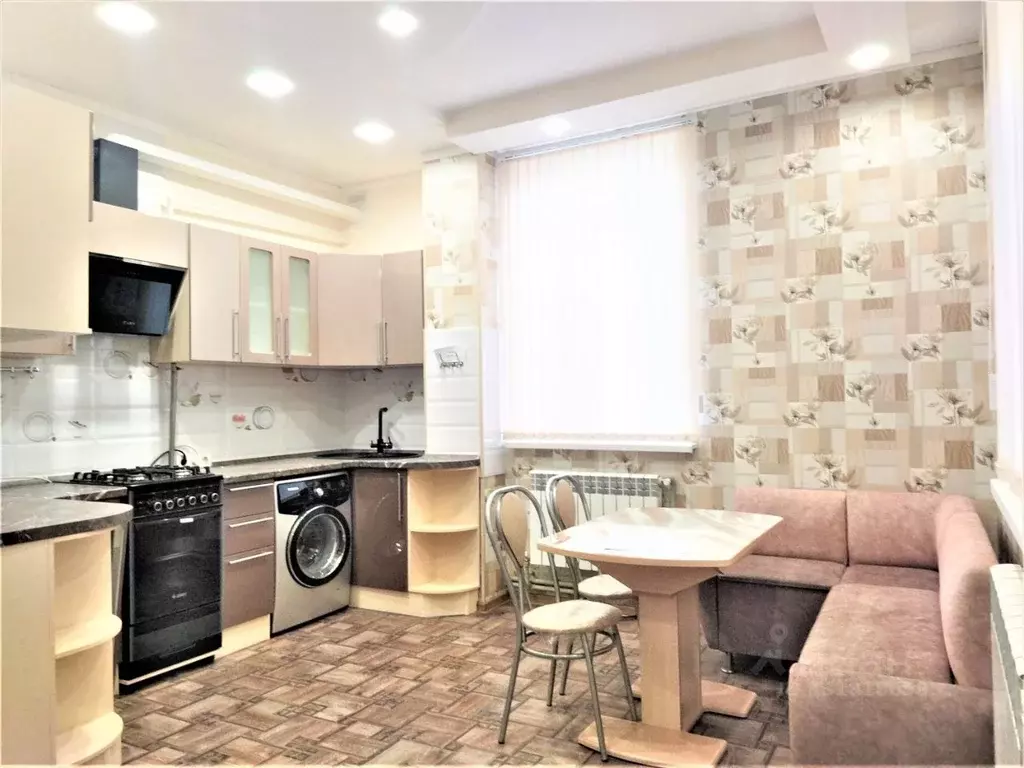 2-к кв. Крым, Симферополь ул. Севастопольская, 225 (70.0 м) - Фото 1