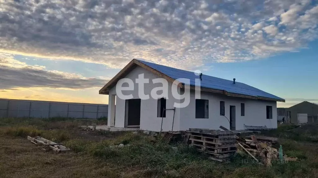 Дом в Красноярский край, Емельяново пгт ул. Западная, 23 (120 м) - Фото 1