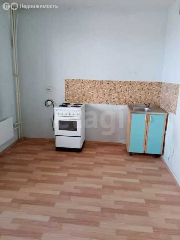 1-комнатная квартира: Челябинск, Омская улица, 10 (51 м) - Фото 1