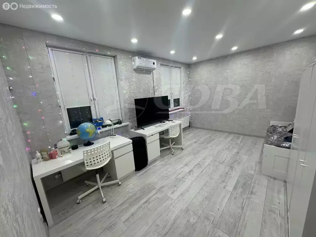 3-комнатная квартира: Тюмень, микрорайон Антипино, Беловежская улица, ... - Фото 2