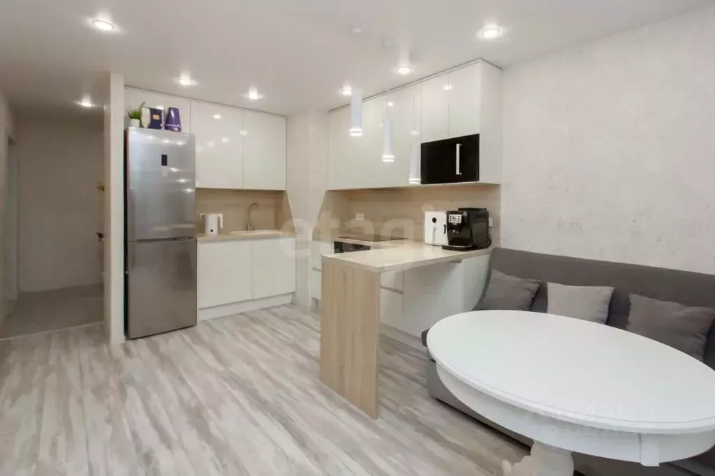 2-к кв. Тюменская область, Тюмень ул. Николая Никитина, 2к1 (67.2 м) - Фото 1