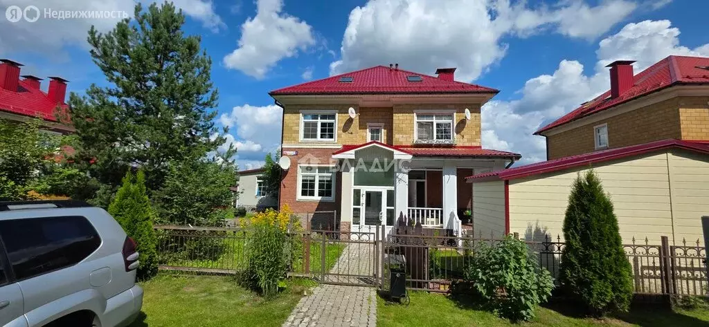 3-комнатная квартира: село Озерецкое, Никольская улица, 3 (82 м) - Фото 1