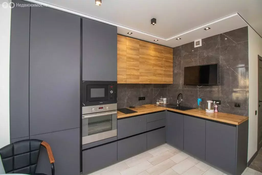 3-комнатная квартира: Тюмень, Заполярная улица, 9 (80.8 м) - Фото 1