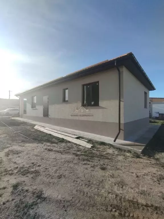 Дом в Крым, Симферопольский район, Добровское с/пос, с. Пионерское ул. ... - Фото 2