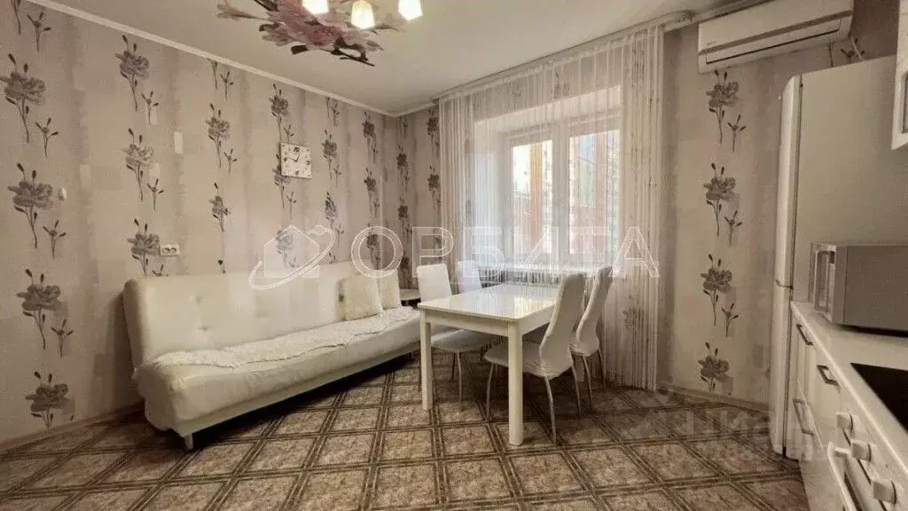 2-к кв. Тюменская область, Тюмень Солнечный проезд, 7 (87.7 м) - Фото 0