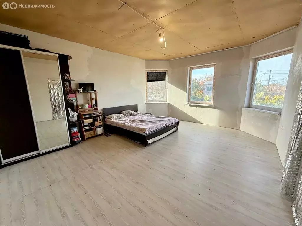 Дом в Симферополь, Киевский район, квартал Белое-4 (150 м) - Фото 1