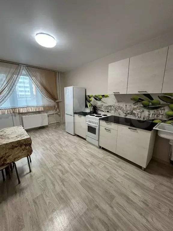 2-к. квартира, 64 м, 1/18 эт. - Фото 0